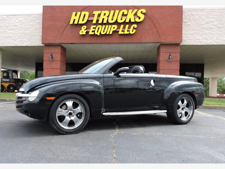 Thumbnail Photo undefined for 2005 Chevrolet SSR